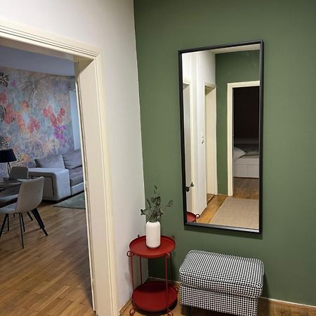 7 Emperors Central Suite Belgrado Esterno foto