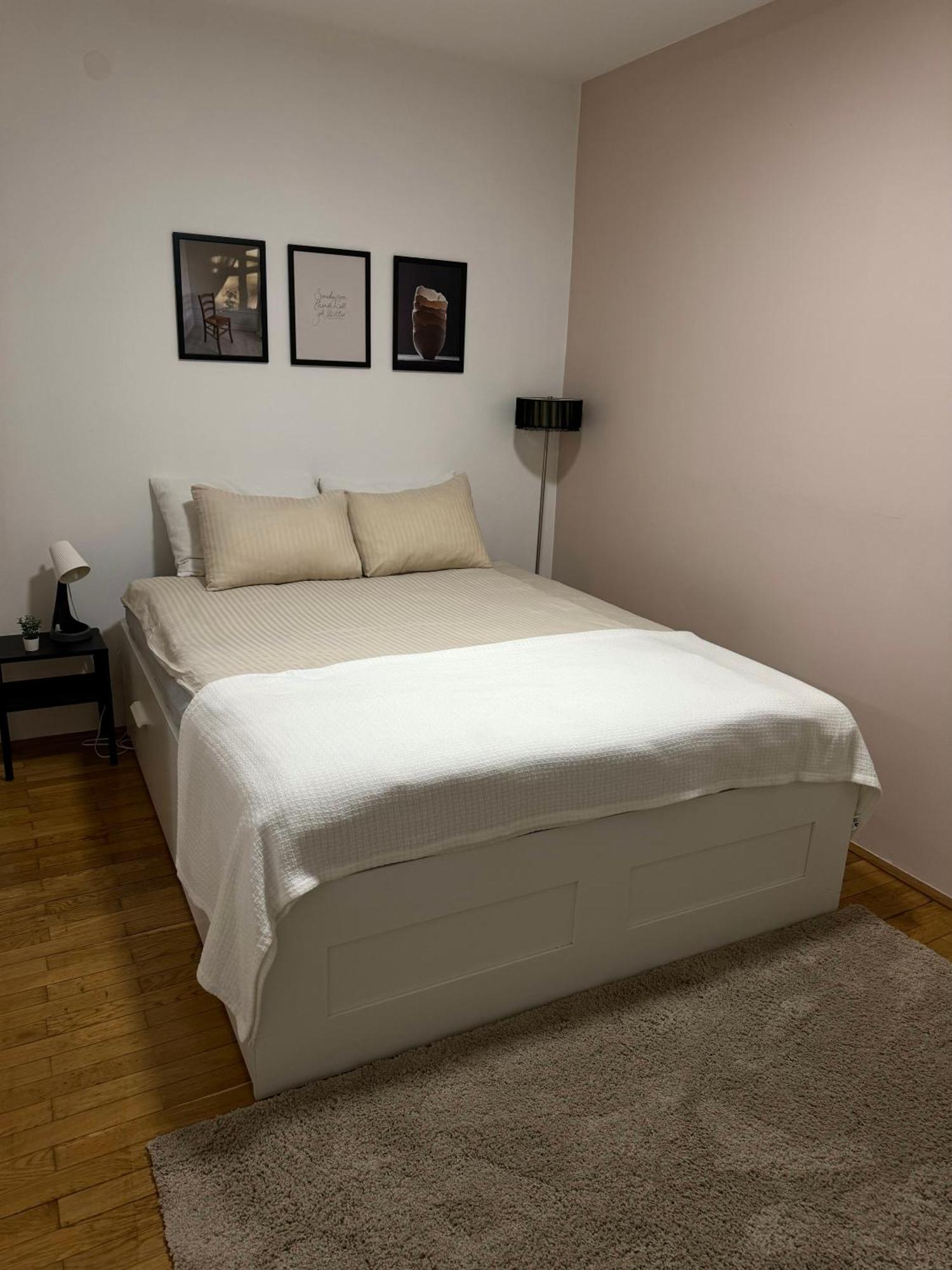 7 Emperors Central Suite Belgrado Esterno foto