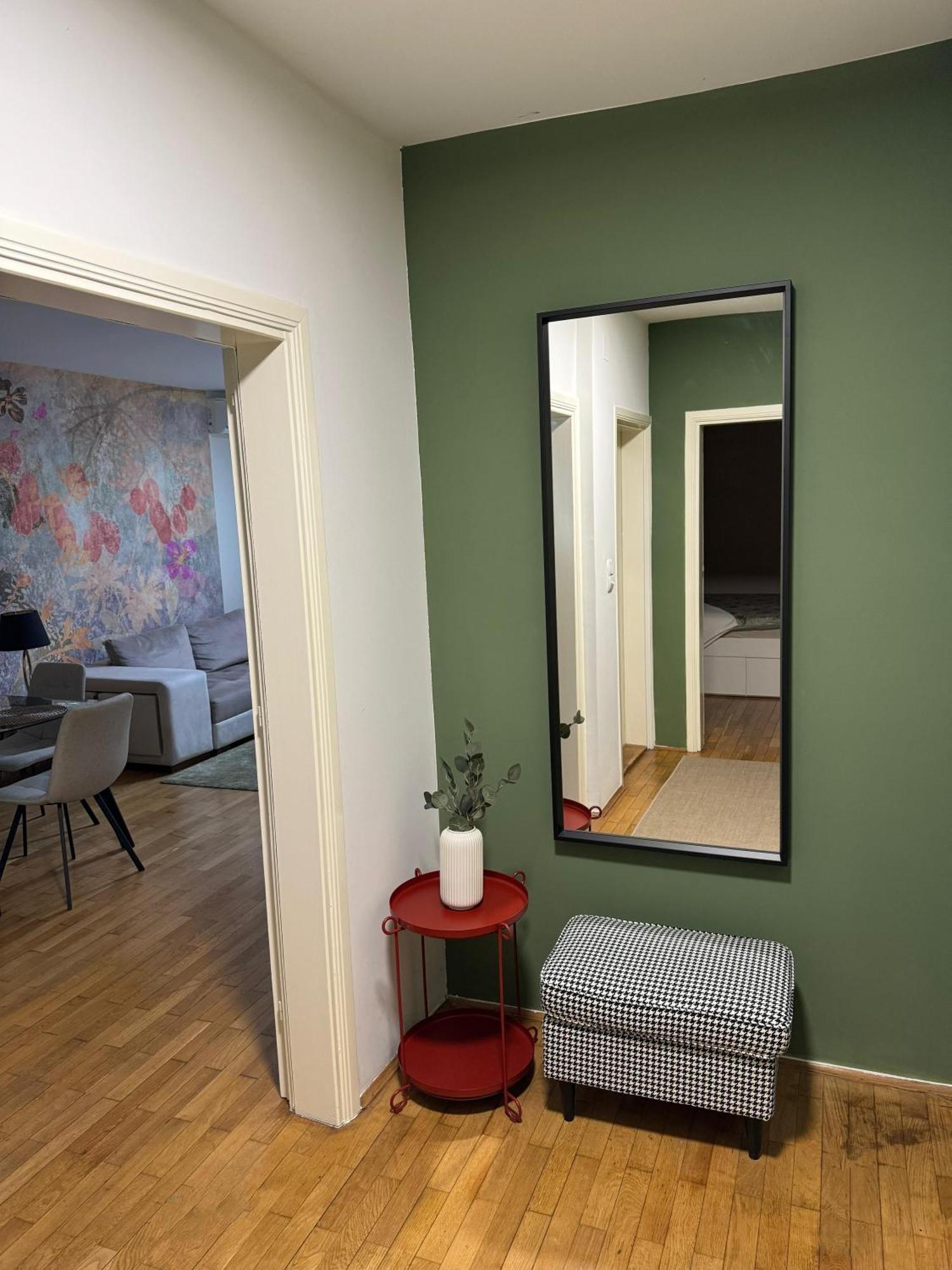7 Emperors Central Suite Belgrado Esterno foto
